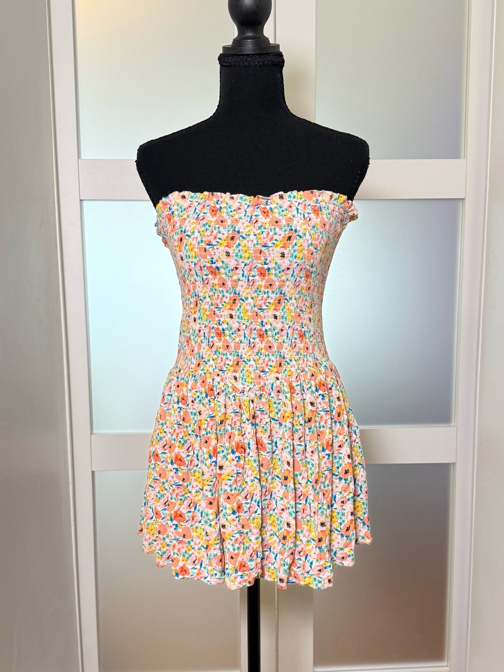 Body Glove Bandeau Floral Mini Dress, size Medium.